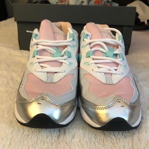 New Balance 850 Sneakers